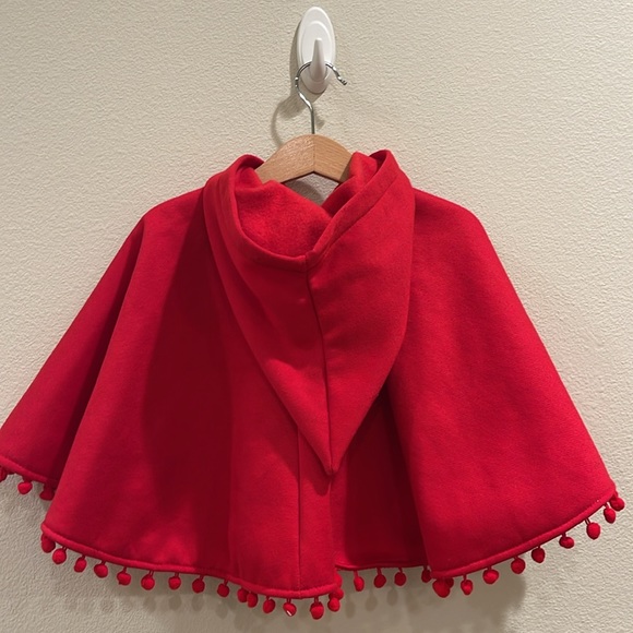 Girls hooded red cape with tassels - Picture 4 of 5